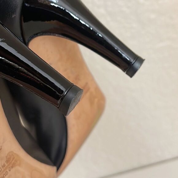 AGL Black Patent Leather Capped Toe Pumps 37 1/2 - Picture 12 of 13